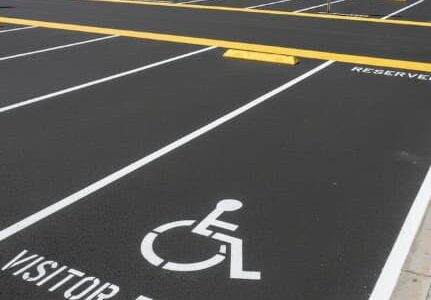 Tinta para demarcação de estacionamento: onde comprar com qualidade